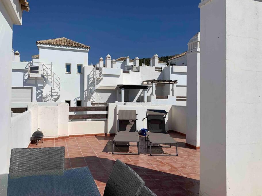 Penthouse Seaview And Golf Valle Romano Estepona Luaran gambar